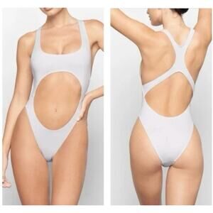 SKIMS SIGNATURE SWIM CUT OUT MONOKINI - MARBLE White- S